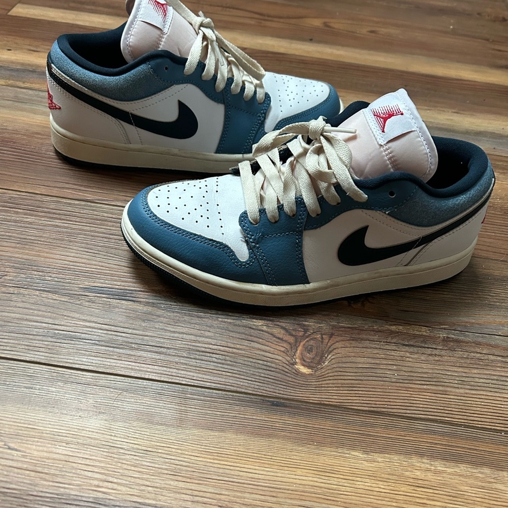 Nike Boys Air supply sneakers